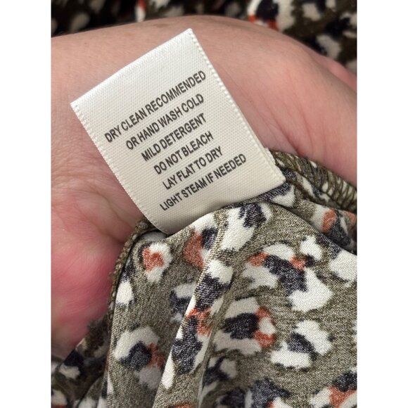 Lovestitch Sleeveless Maxi Dress With V-Neck Leopard Print Pattern With Pockets - Picture 10 of 13